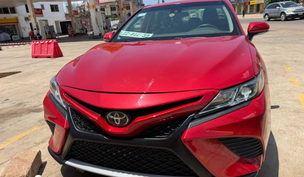 Toyota Camry SE