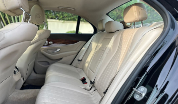 MERCEDECE BENZ E300 2017