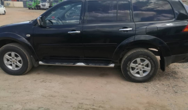 Mitsubishi pajero sport
