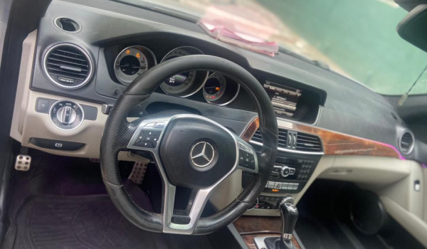 MERCEDECE BENZ C250