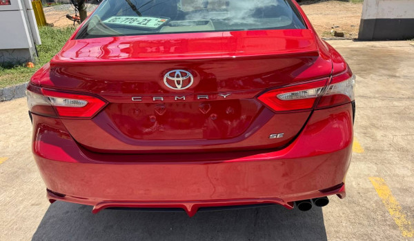Toyota Camry SE
